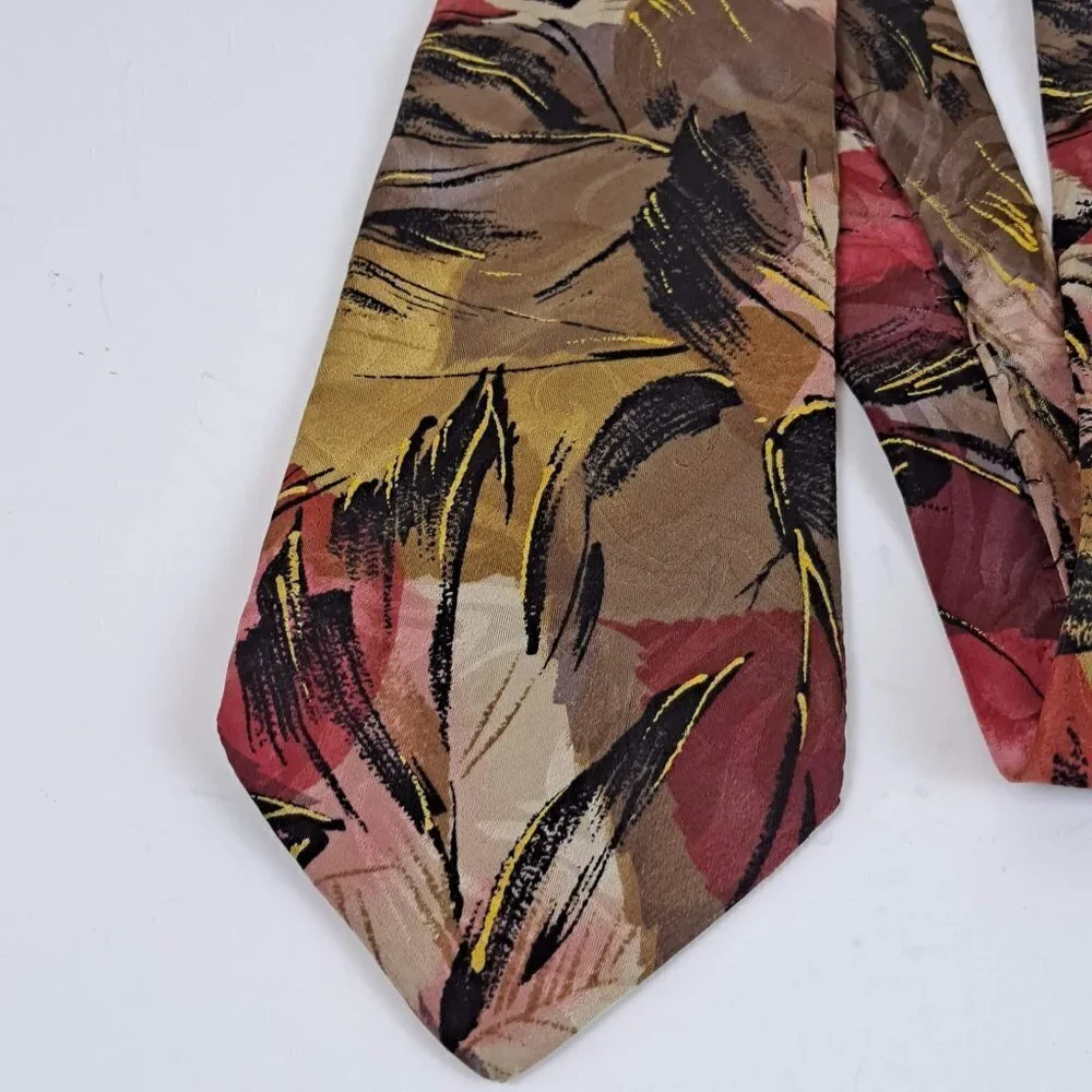 J Blades & Co Mens Tie Abstract Pattern Handmade in Carmel-By-The-Sea 100% Silk